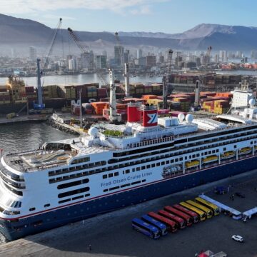 Crucero Borealis con 1.719 personas a bordo visitó por primera vez Iquique