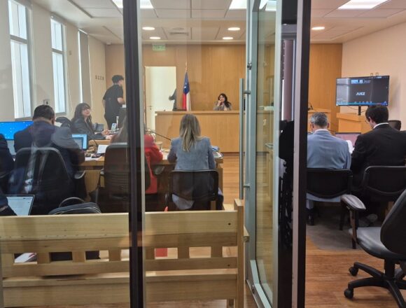 Caso licencias de conducir: Formalizan por asociación criminal, cohecho y lavado de activos a 10 imputados