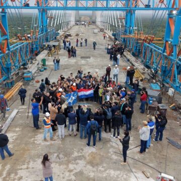 Corredor Bioceánico: Iquique estuvo en el “Beso del Puente”, hito que consolida la obra