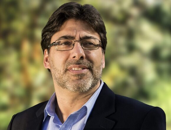 04 daniel-jadue-sonrie “La izquierda está dañada por dentro y no se atreve a mirarse”: el diagnóstico de Daniel Jadue previo a su llegada a Iquique