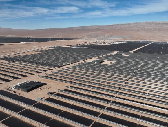 Inauguran Hub Andes Solar, uno de los mayores complejos de energía renovable del país